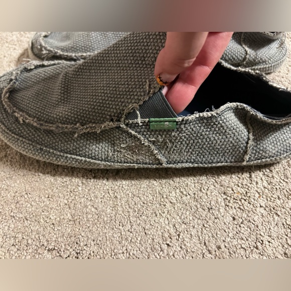 Sanuks size 11 grayish color - Picture 5 of 6